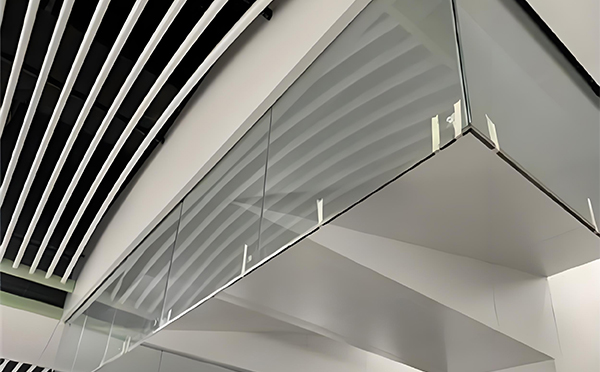 镇安玻璃挡烟垂壁