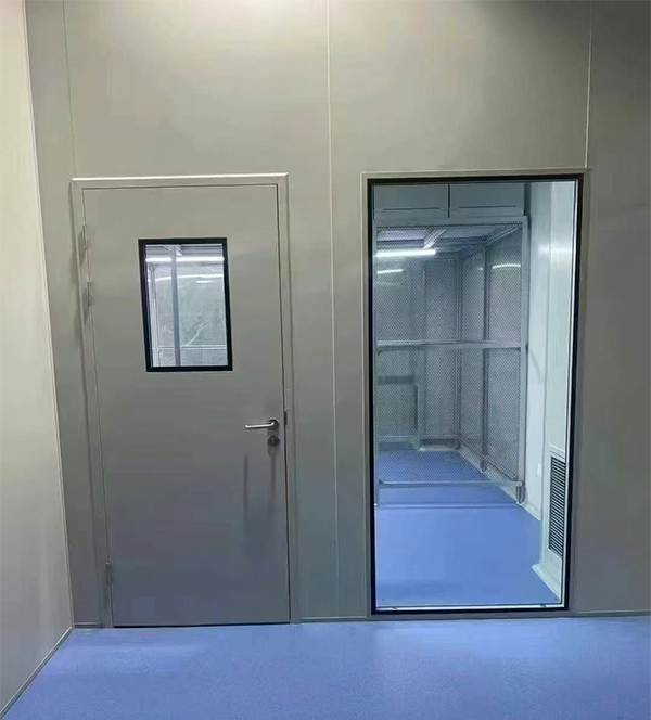 学校教学楼完成镇安防火门标准化安装